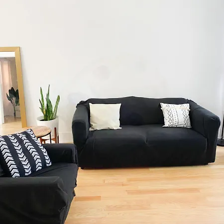 Updated 3 Bedroom In Portage Park! Free Parking!